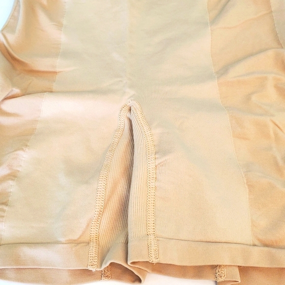 Victoria's Secret Long Brief Shapewear Size Medium - Picture 6 of 8